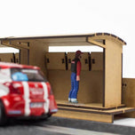 Pit-Box-Mauer aus Holz für Slotbahn