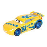 Carros 3 da Disney Pixar de corrida em circuito