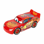 Carros 3 da Disney Pixar de corrida em circuito